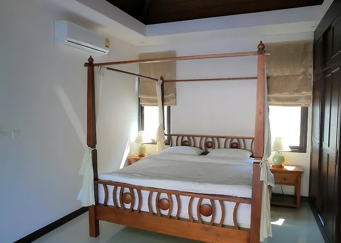 Naiharn Beach Villa