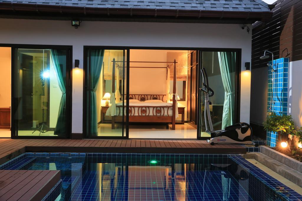ในหาน บีช * Nai Harn